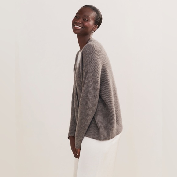 JENNI KAYNE
Cropped Cashmere Cocoon Cardigan new color  Seasonal:Shadow - Picture 3 of 12